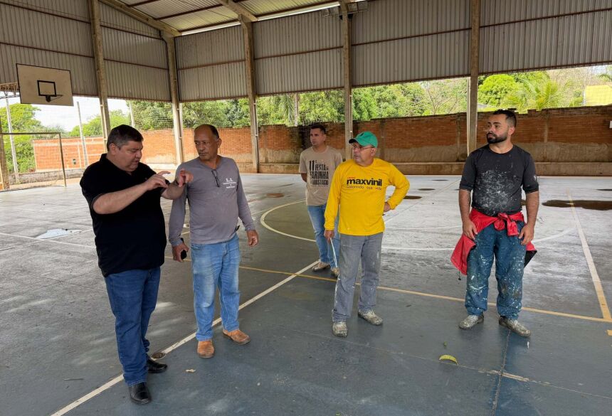 A visita foi realizada na companhia da secretária municipal de Educação e Cultura, Eliana Fregatto