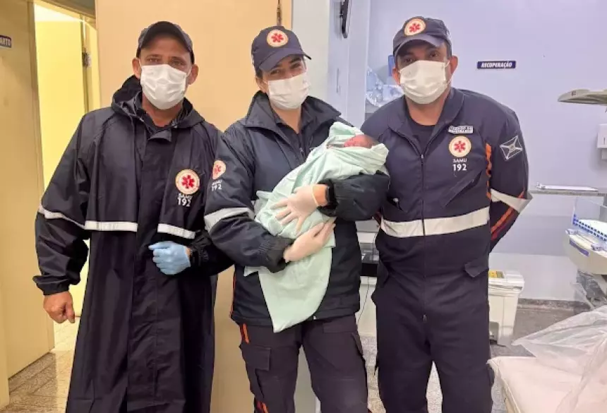 Após os atendimentos necessários, mãe e filha foram levadas para um hospital da região.