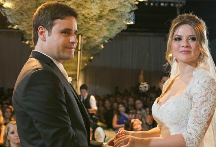 Humorista Rodrigo Scarpa, o Vesgo, agradeceu pelos votos de felicidade em seu casamento