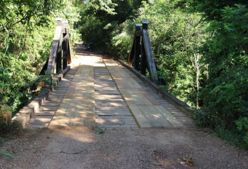 Ponte do Rio Mimoso é recuperada pela Prefeitura Municipal - Foto: Multi-frequência
