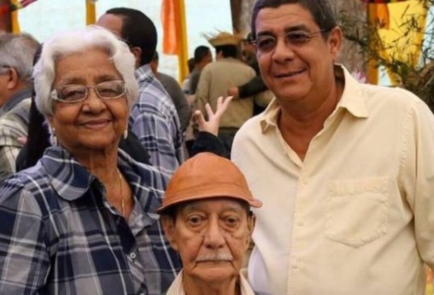Zeca, seu Jessé e a mulher, Irineia, na última festa de aniversário do idoso Foto: Reprodução do Facebook