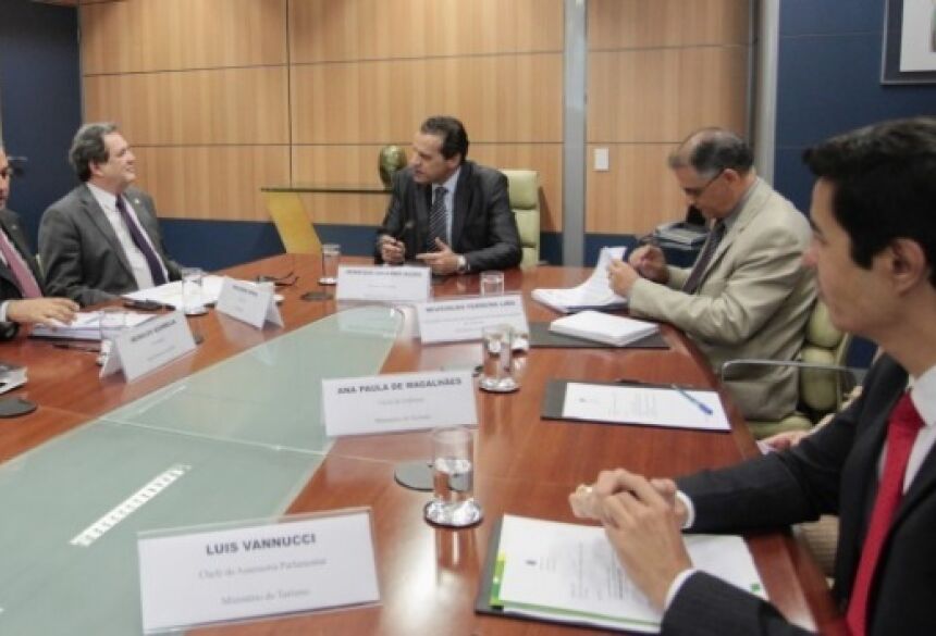 Governador participou de reunião com ministro do Turismo, Henrique Alves (Foto: Luís Carlos Campos Sales)