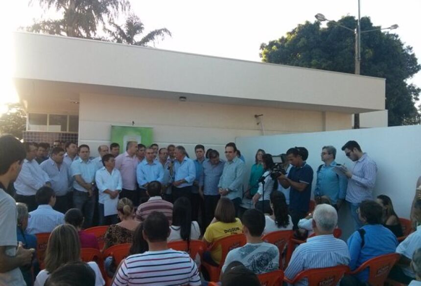Governador Reinaldo Azambuja durante visita em Bonito (Foto: Fabio Victorino/Bonito Informa)