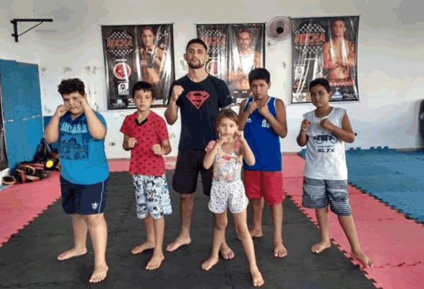 Projeto ‘Formando Campeões’ realiza o sonho de lutar MMA tirando as crianças das ruas em BONITO
