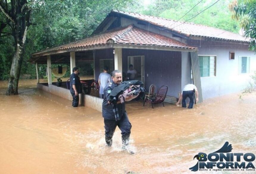 FOTO: JABUTY - Governador determina que Defesa Civil monitore e dê suporte às famílias afetadas pela chuva
