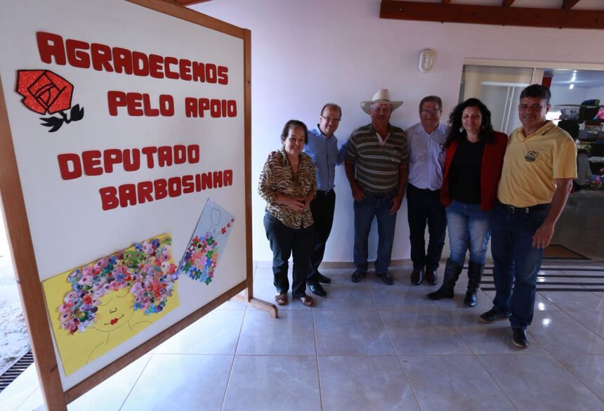 O deputado estadual Barbosinha (DEM) visitou os municípios de Bodoquena e Bonito. No roteiro, entrega de emendas parlamentares, visita a entidades e comemoração