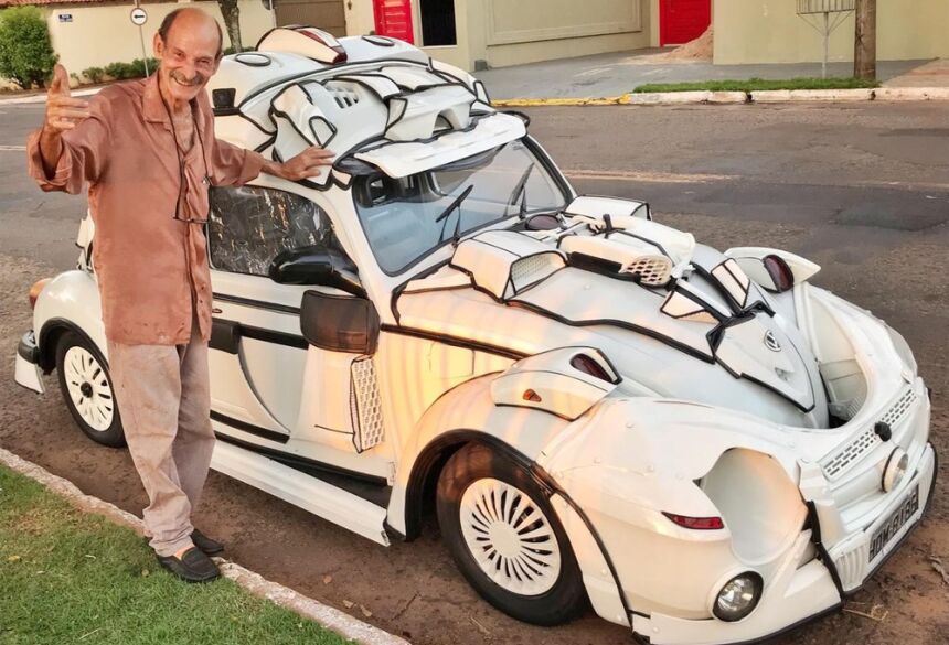 Criador do Batfusca diz que "acha legal" quando chamam seu carro de "Transformer" — Foto: Jaqueline Naujorks/G1MS