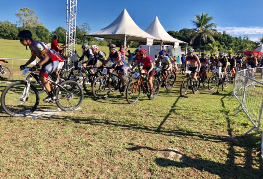 Com três categorias no masculino e feminino, a disputa do Mountain Bike movimentou o último dia do Bonito Cross neste domingo (Foto: Assessoria/Divulgação)