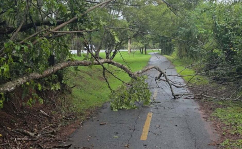 Chuvas intensas causam danos em bairros de Bonito e mobilizam equipes da Prefeitura