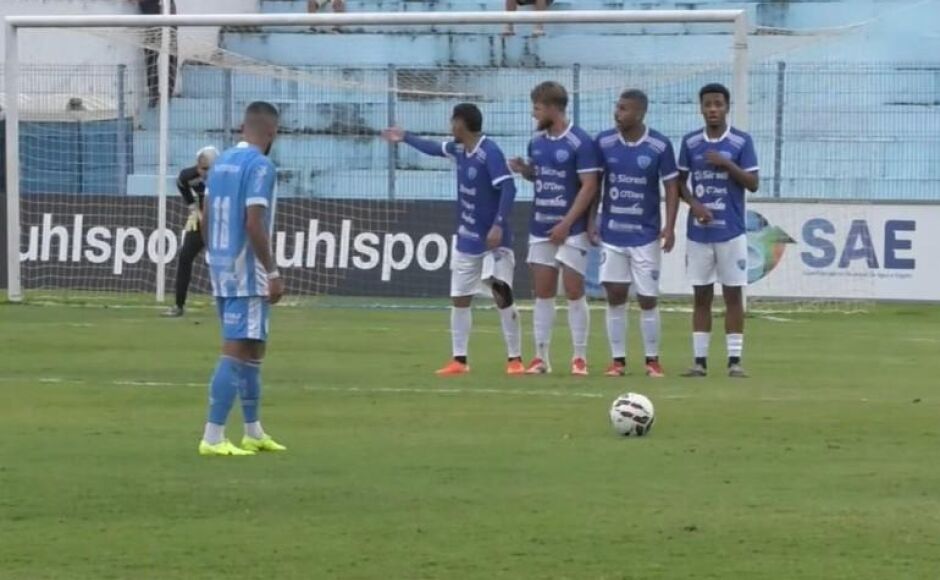 Ivinhema empata com o CRAC e avança para segunda fase do Brasileiro