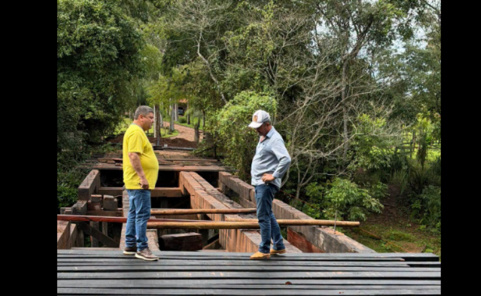Prefeito vistoria reforma da Ponte do Hormínio