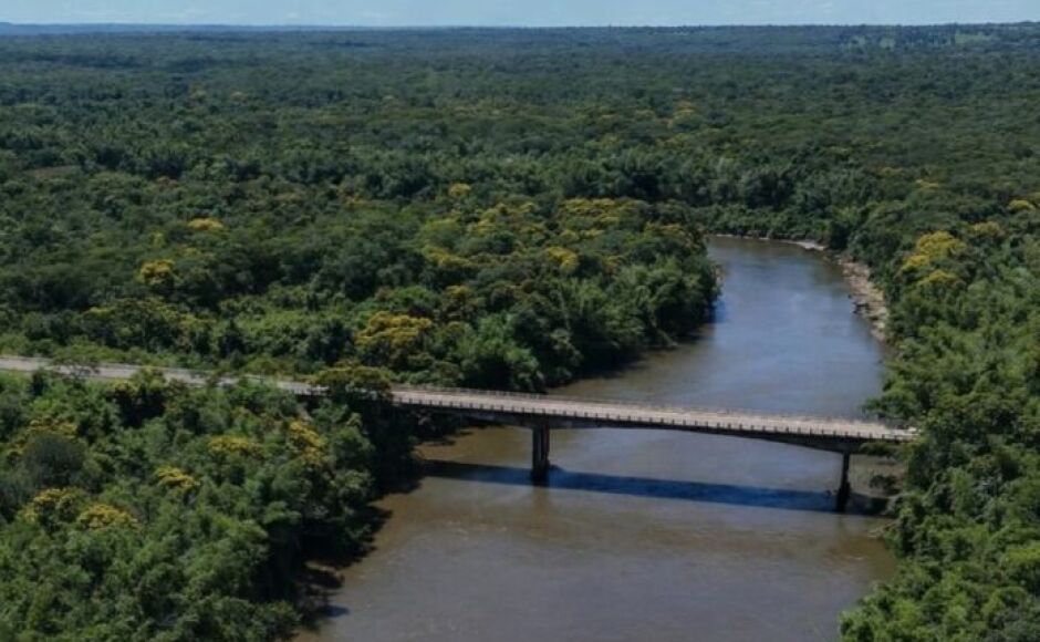 Obras avançam e ponte sobre o Rio Miranda terá novas interdições