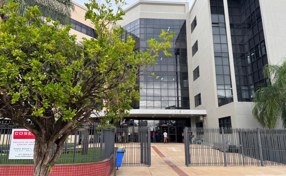 Justiça condena banca de concurso a indenizar candidato por anulação de prova