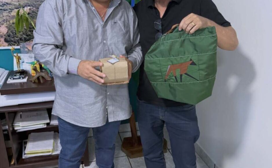 Prefeito Josmail Rodrigues recebe prefeito de Piraju (SP) em Bonito