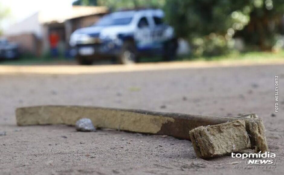 Mulher invade casa do ex, agride homem e ameaça matar família  