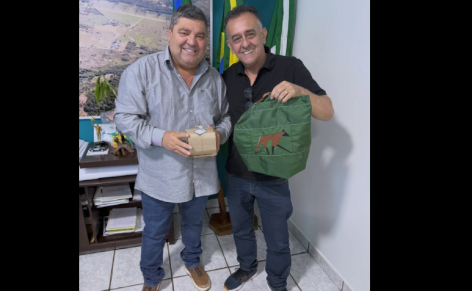 Prefeito Josmail Rodrigues recebe prefeito de Piraju (SP) em Bonito
