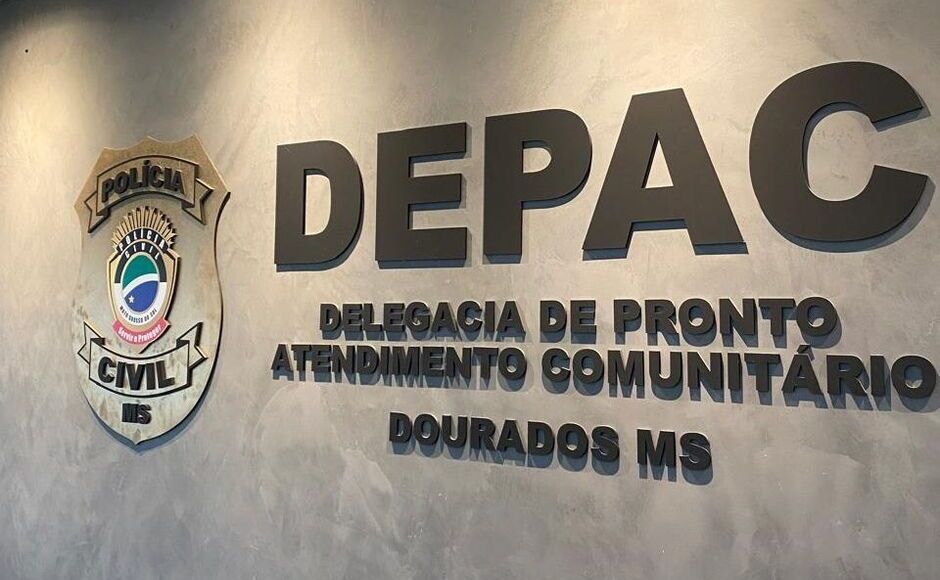 Adolescente denuncia mãe por maus-tratos e mulher acaba presa  